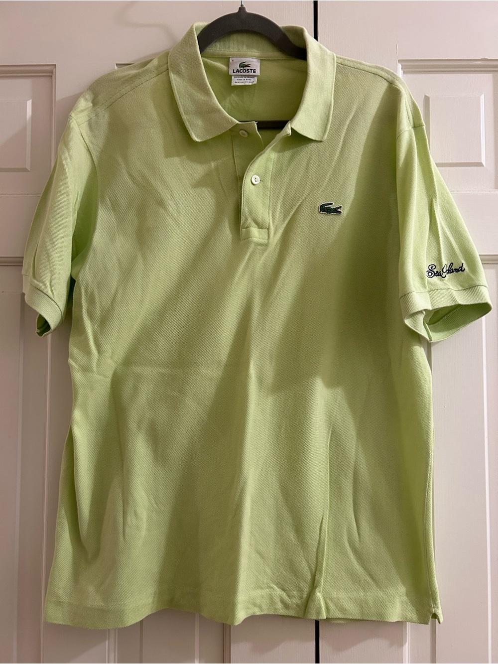 Lacoste Men’s Polo Shirt in Light Lime Green with Sea Island Logo on sleeve sz 6